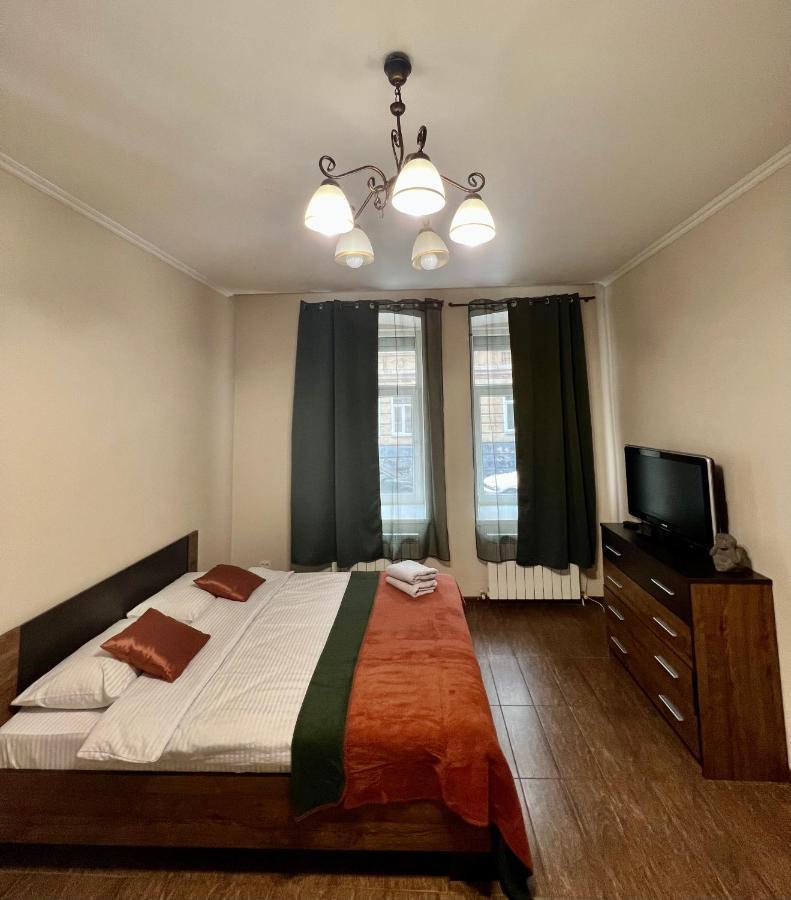 Old City Apartment With Parking 利沃夫 外观 照片